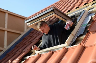 Pose de fenêtres de toit Velux à Villemoustaussou